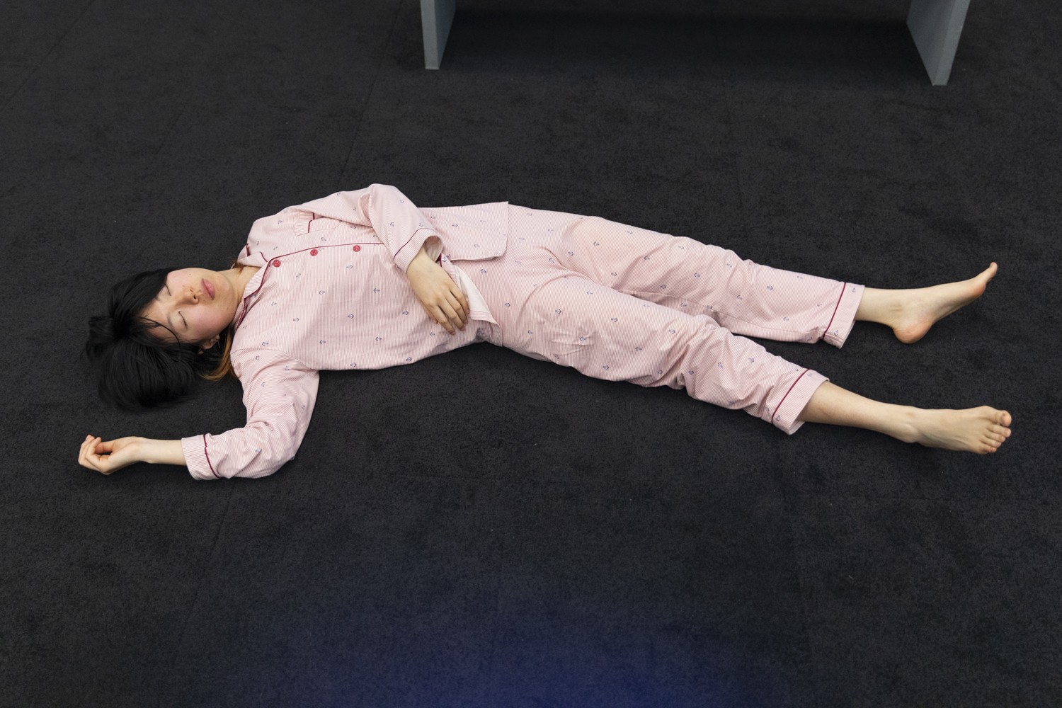  Jewellery linking bodies (department) 	Performance	 Martina Bucci, Yawen Fu, Robin Isenmann, Ada Jochimsen, Myrthe Kamoen, Max van Meeuwen, Karla Nilzén, Lente Oosterhuis ALL THAT IS SOLID IS A LIE (part II) is exploring how different materials can expand the notions of the body and its relation to space. Jewellery is then understood as a fundamental material and poetic link between bodies, objects, non-objects, and movements in space. The explorations on the topic over the course of this project have led the students to question ideas of containment, rituals, limits, repetitions, forms and the different ways we relate to water socially and poetically. This performance focuses on movement, fluidity and the performativity of matter to ask: what is a solid and where does it leak from?  Guidance by Maya Felixbrodt, Sonja Bäumel and Fernada González Morales.